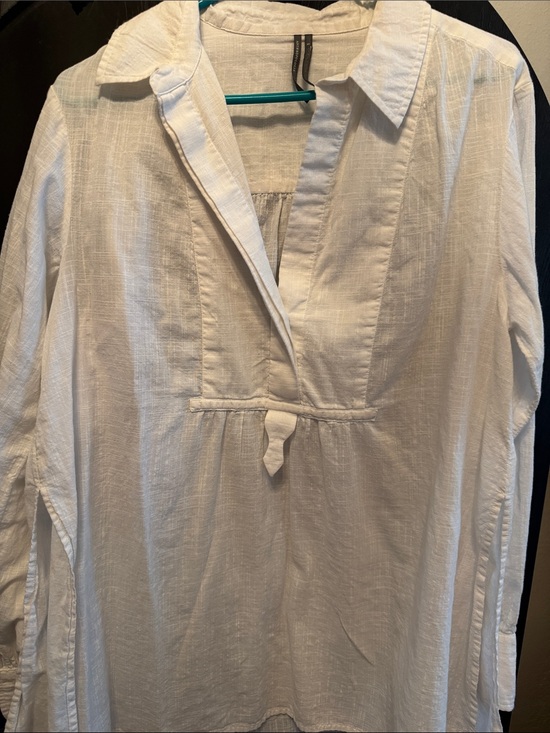 Anthropologie Tops - Anthropologie White Lightweight Tunic Top